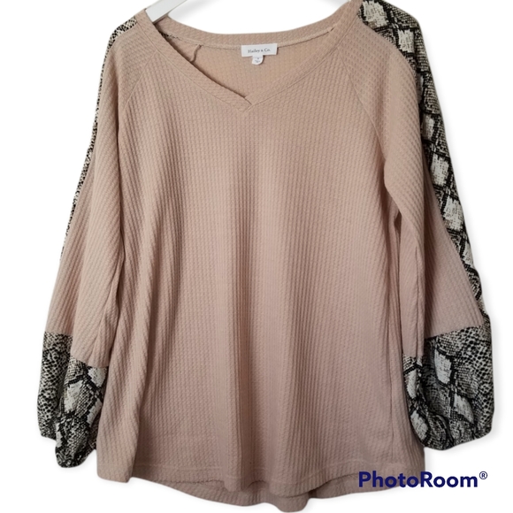 Hailey & Co oversized long sleeved thermal sweater size small/medium - Picture 2 of 9